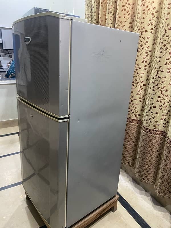 fridge in good condition and in affordable price. 1