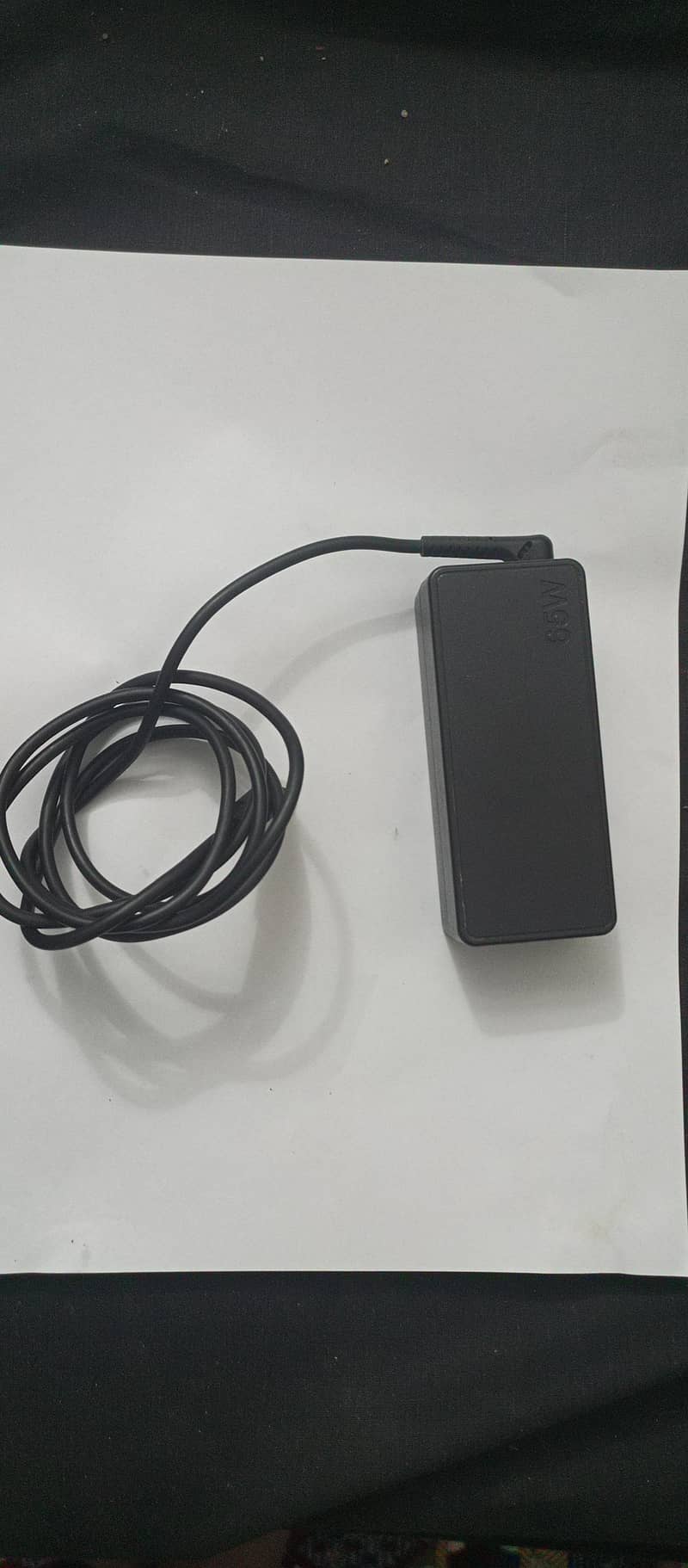 65 W Lenovo C-type charger 0