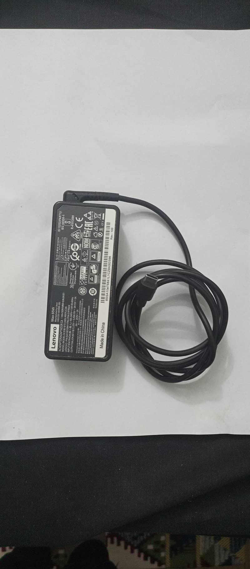 65 W Lenovo C-type charger 3