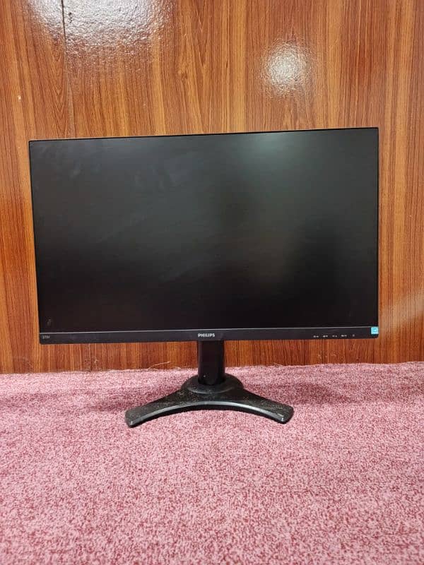 Phillips LED 27"  2K Resolution And Boderlees 2