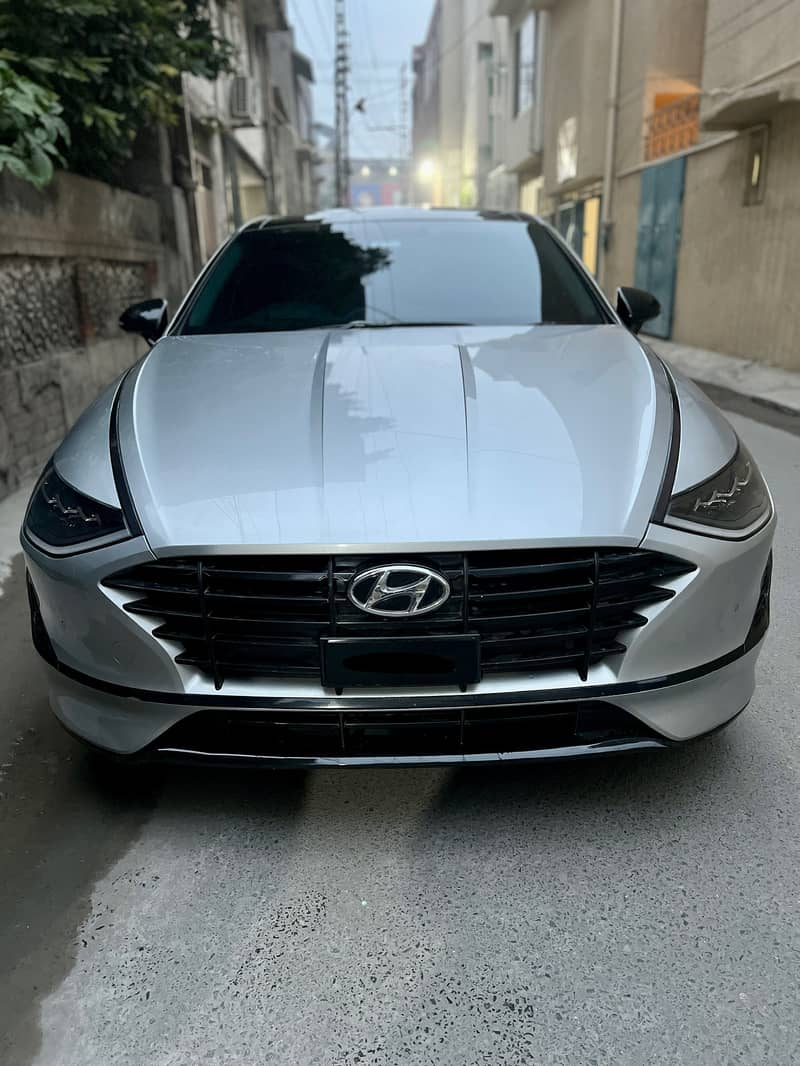 Hyundai Sonata (2022) model 19