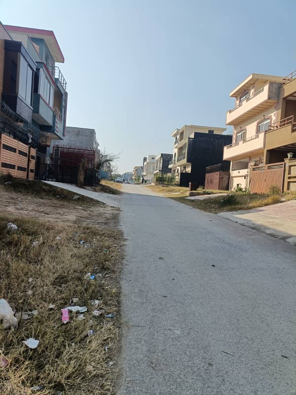 D12 50 Feet Street 4 Marla Plot Of Sale On Investor Price 1