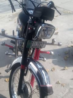 CD 70 bike with double things new condition