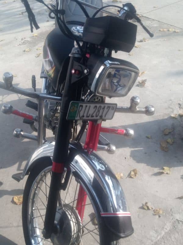 CD 70 bike with double things new condition 0