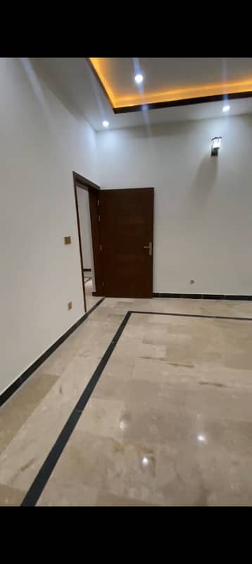 Ground floor Beautiful apartment of rent is available 9