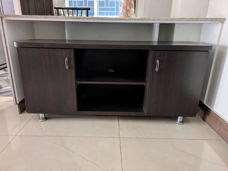 King Size Bed / Side Tables  / cupboard / bedroom furniture for sale 8