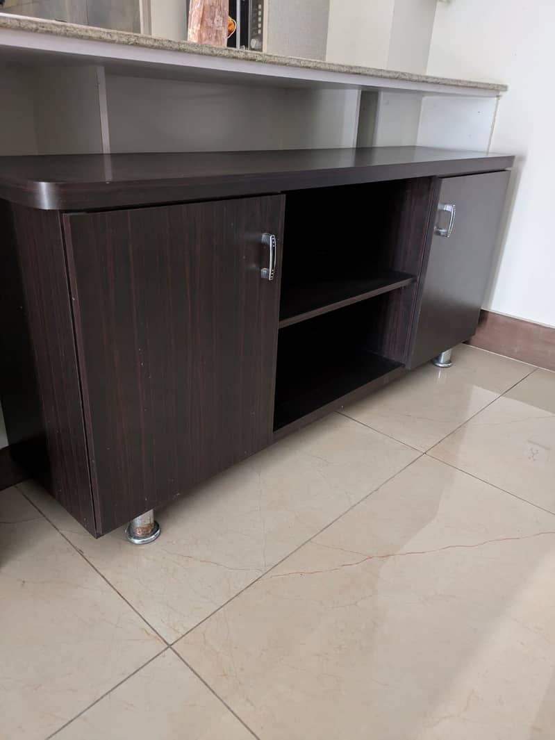 King Size Bed / Side Tables  / cupboard / bedroom furniture for sale 9