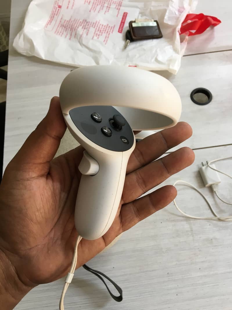 Oculus Quest 2  For Sale 5