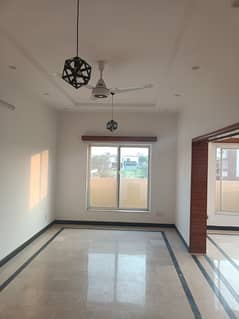 D12/2 600 SQY Upper Portion For Rent