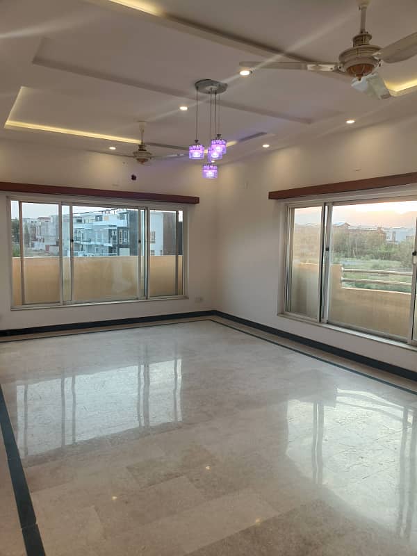 D12/2 600 SQY Upper Portion For Rent 11