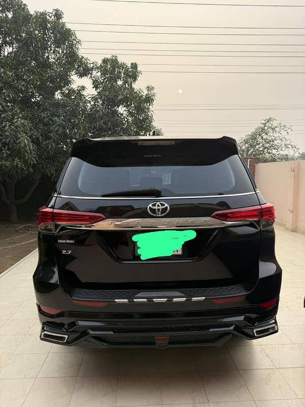 Toyota Fortuner V 2018 1