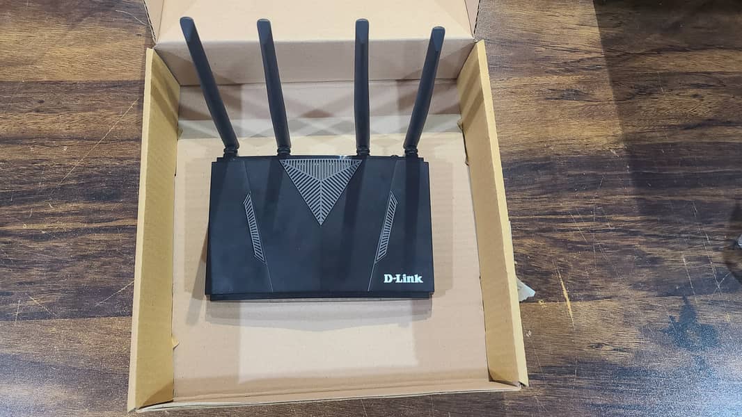 Dlink 4G LTE SIM Router AC1200 M960 Official PTA Approved (With box) 3