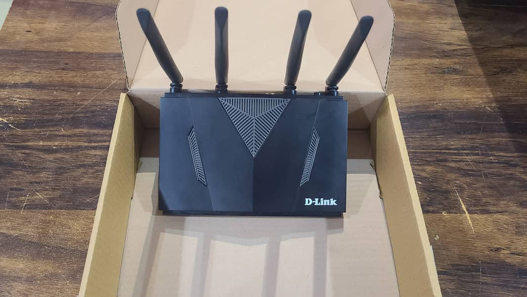 Dlink 4G LTE SIM Router AC1200 M960 Official PTA Approved (With box) 4