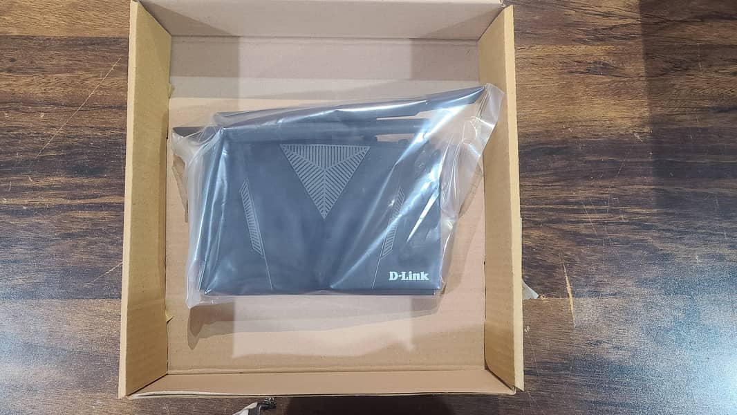 Dlink 4G LTE SIM Router AC1200 M960 Official PTA Approved (With box) 12