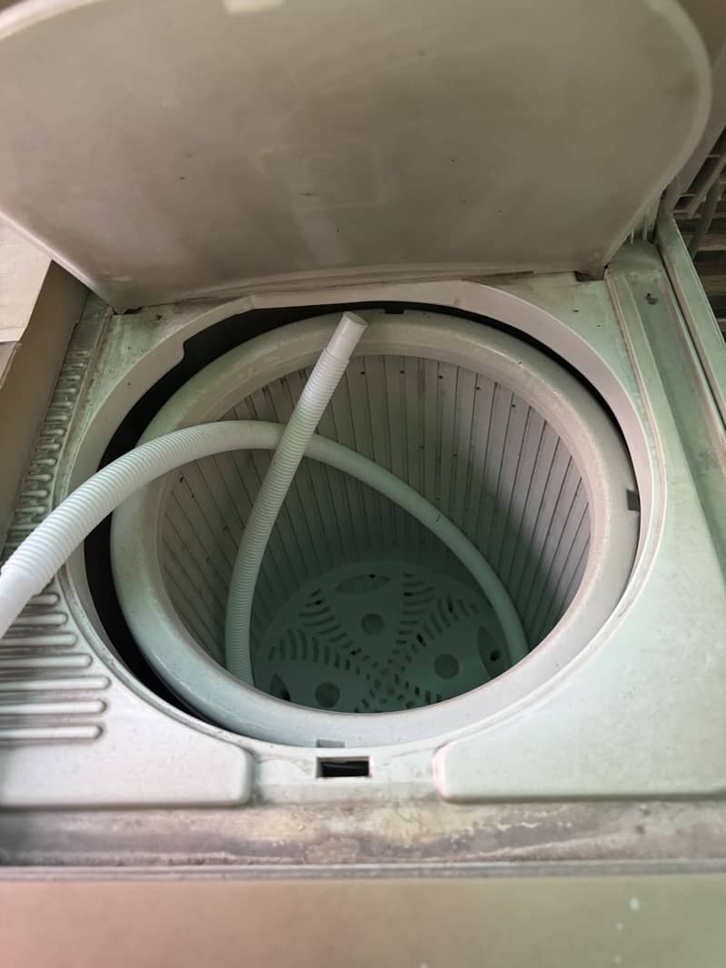 Dawlance top load semi automatic washing machine 1