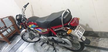 Honda CD 70 for sale in original condition.