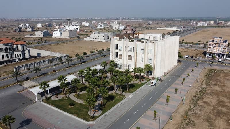 1 Kanal Plot Available On Installment (Royal Palm City Gujranwala) 12