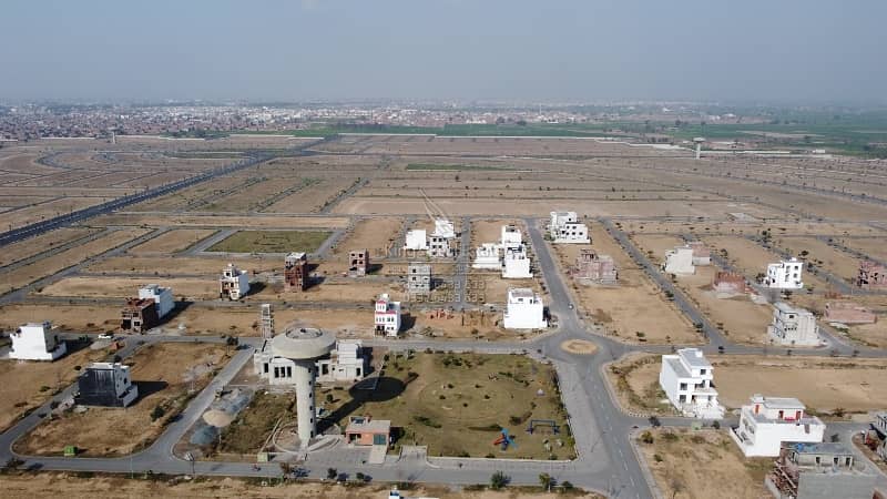 1 Kanal Plot Available On Installment (Royal Palm City Gujranwala) 13