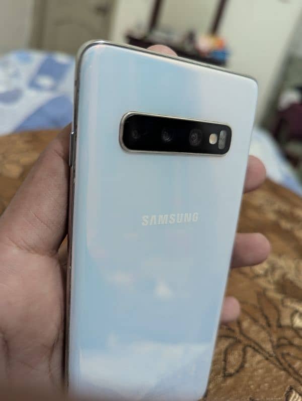 Samsung S10 8/128gb 1