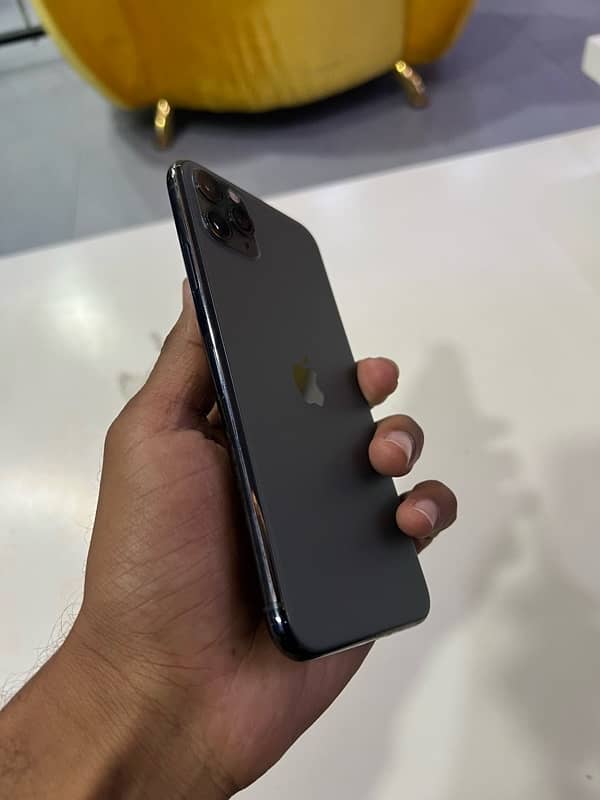 iphone 11 pro max 64 GB non pta 10/10 condition 1