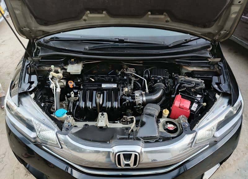 Honda Fit hybrid 2014 model registered 2018 1st owner car 8