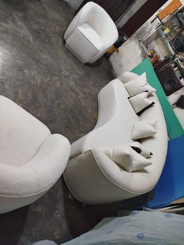 Curvey sofas /Sofa set /Furniture 3