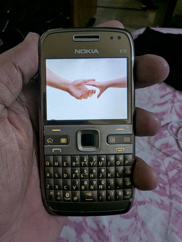 Nokia E72 3