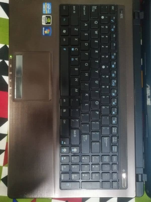 Asus workstation laptop 9