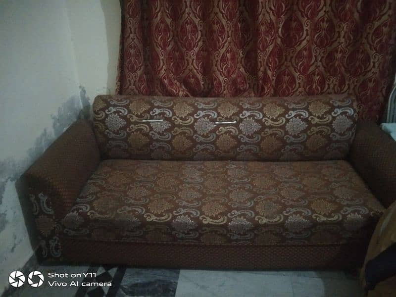 I am selling my sofas 5 seters sofa set. contact  WhatsApp0341/1320/786 0