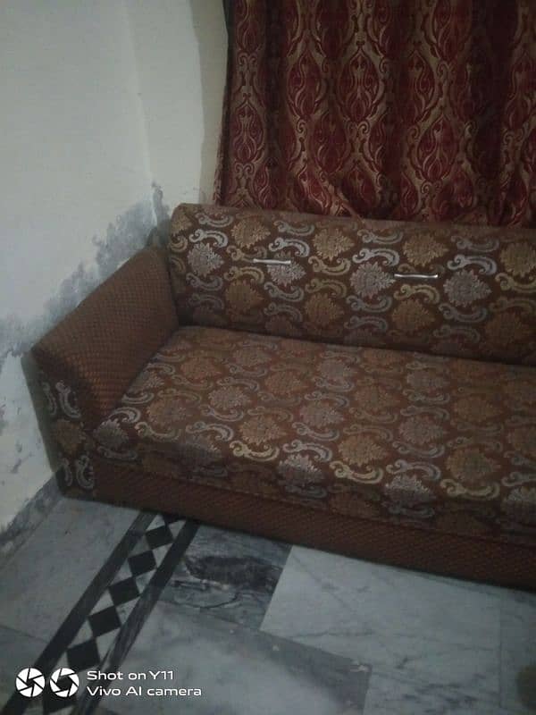 I am selling my sofas 5 seters sofa set. contact  WhatsApp0341/1320/786 4