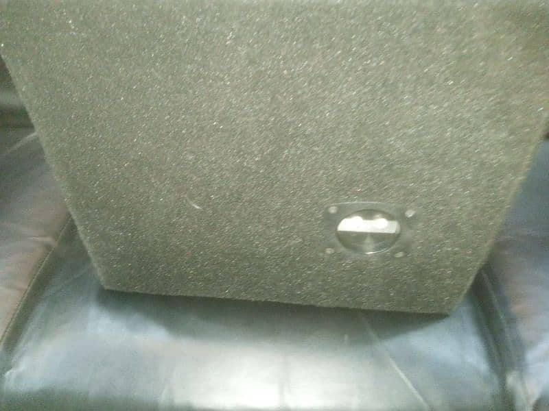 jvc original 10" car woofer good condition with solid lasani box 3