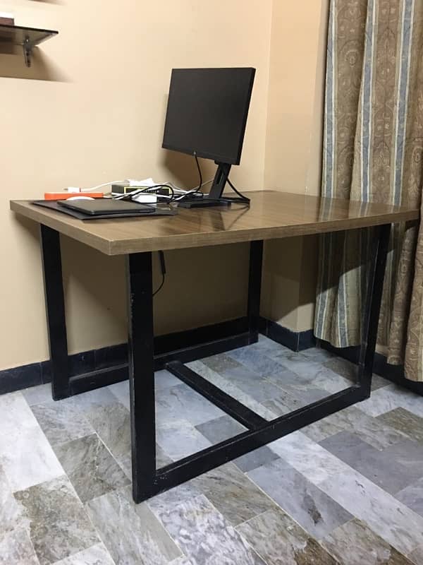 Office Table | Desk Slightly Used 1