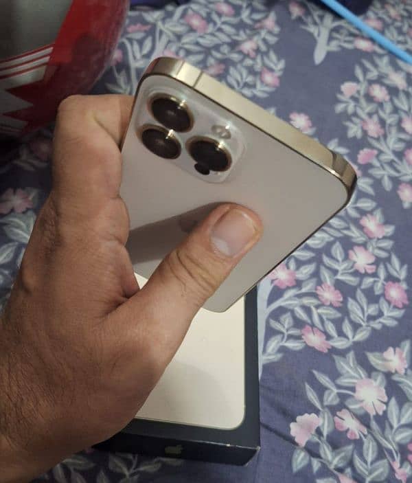 iphone 13 pro mix 128 gb golden coler 3