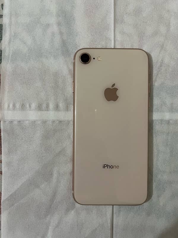 i phone 8 64 GB gold 4