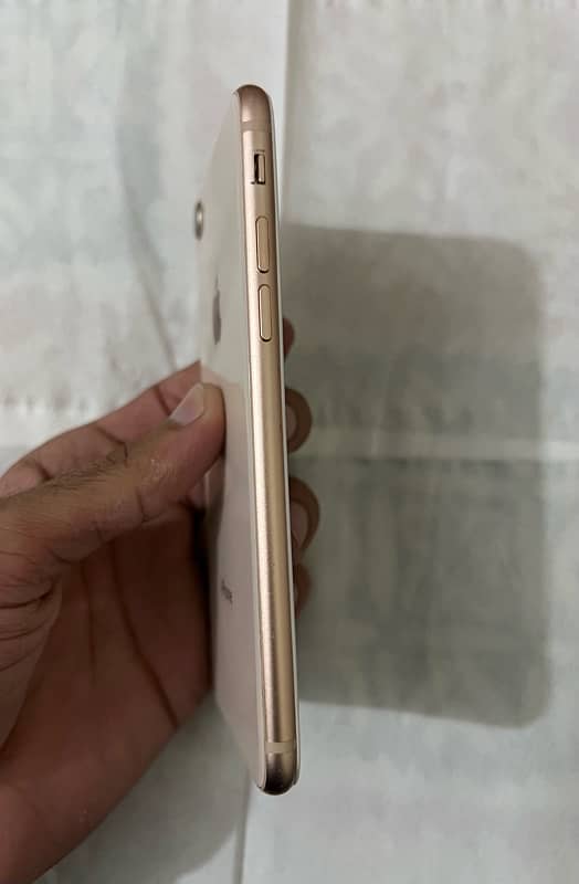 i phone 8 64 GB gold 5