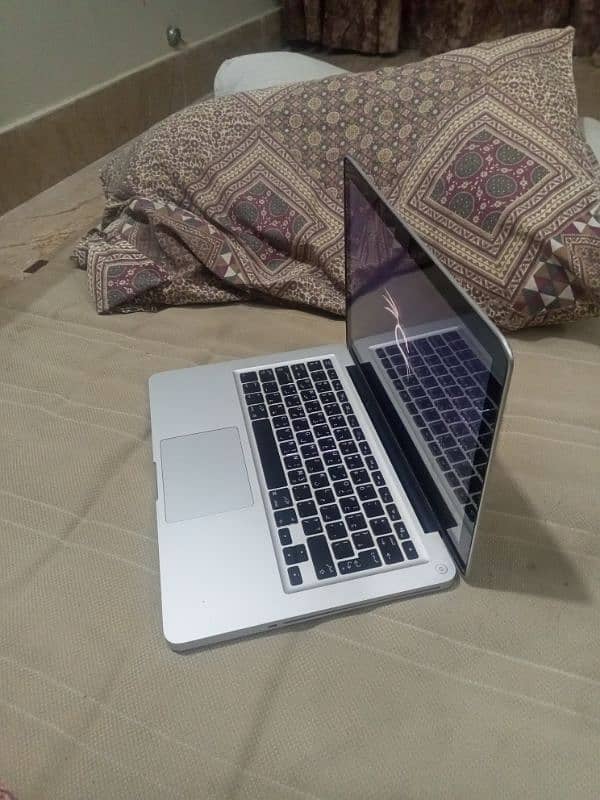 Selling Mac Book pro 5