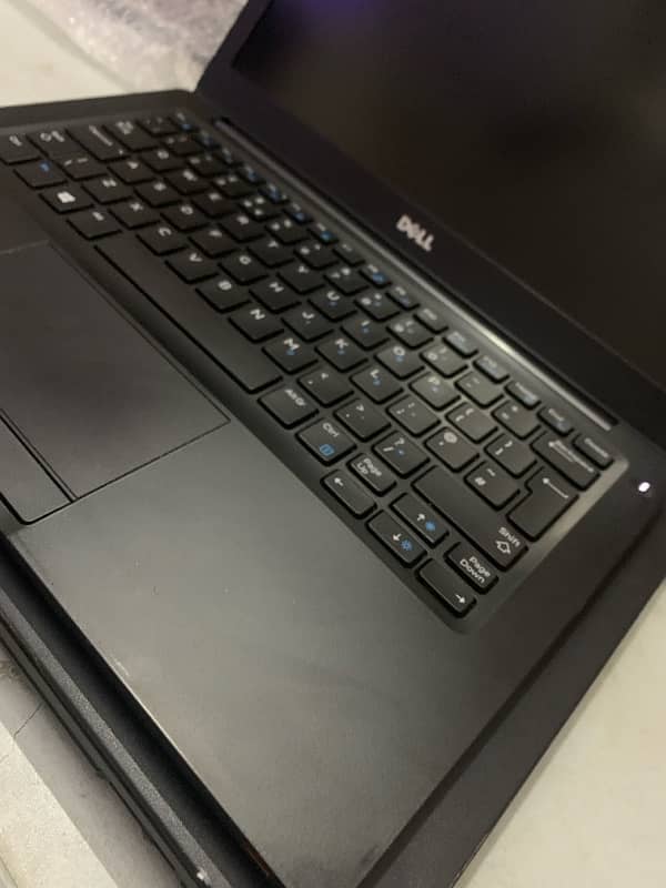 dell e7270 almost new 6th gen i5 1