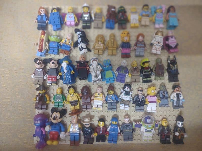 lego Exclusive& rare Minifigures 0