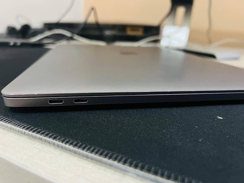 Mac book pro 2018 15inch 3