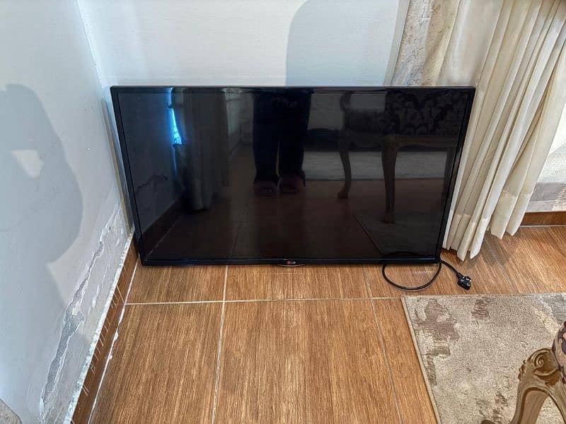 LG 42" LED tv 1