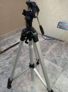 tripod stand