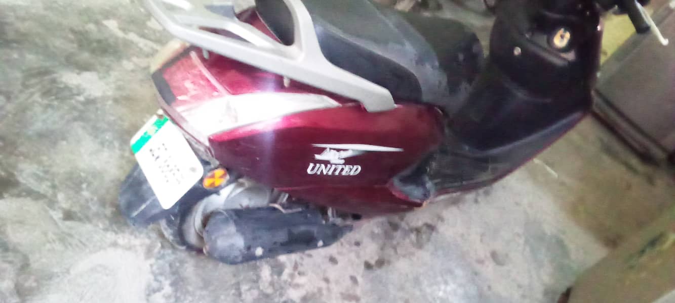 Slightly used scooty for sale 1