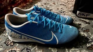 nike vapour 13 blue football grippers (uk 10.5)