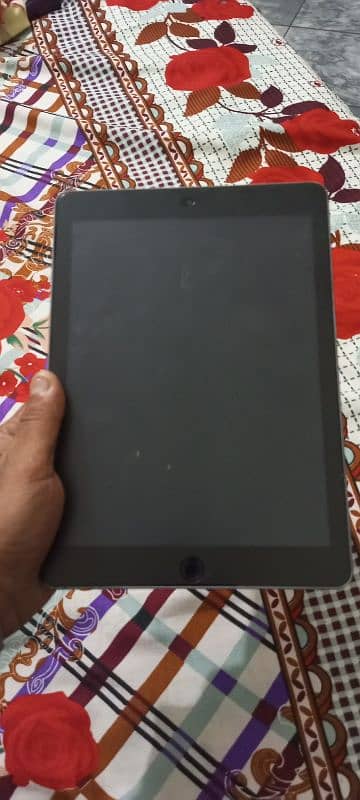 @apple. com IPAD 6TH Generation 2019.128 GB storage 1