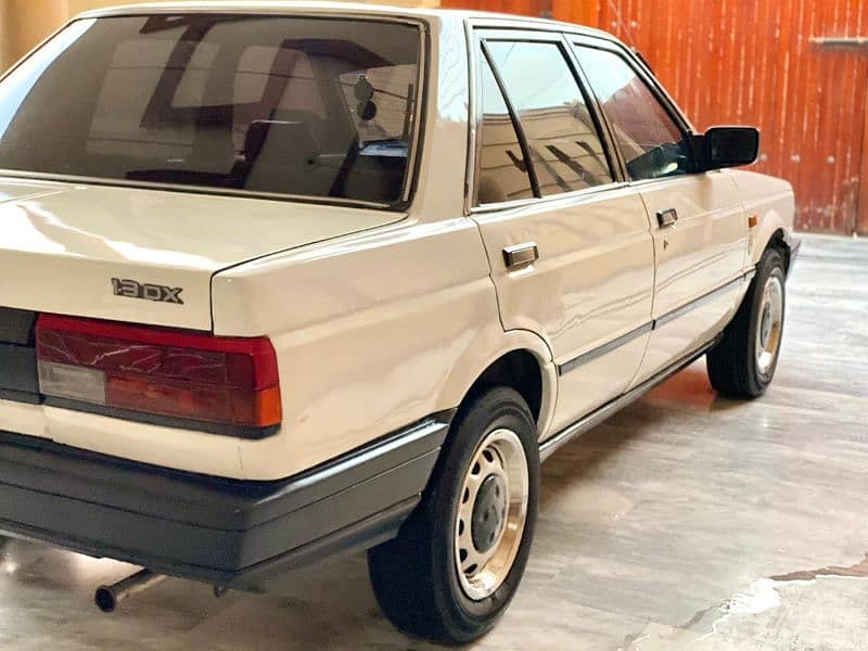 Nissan Sunny 1989 14