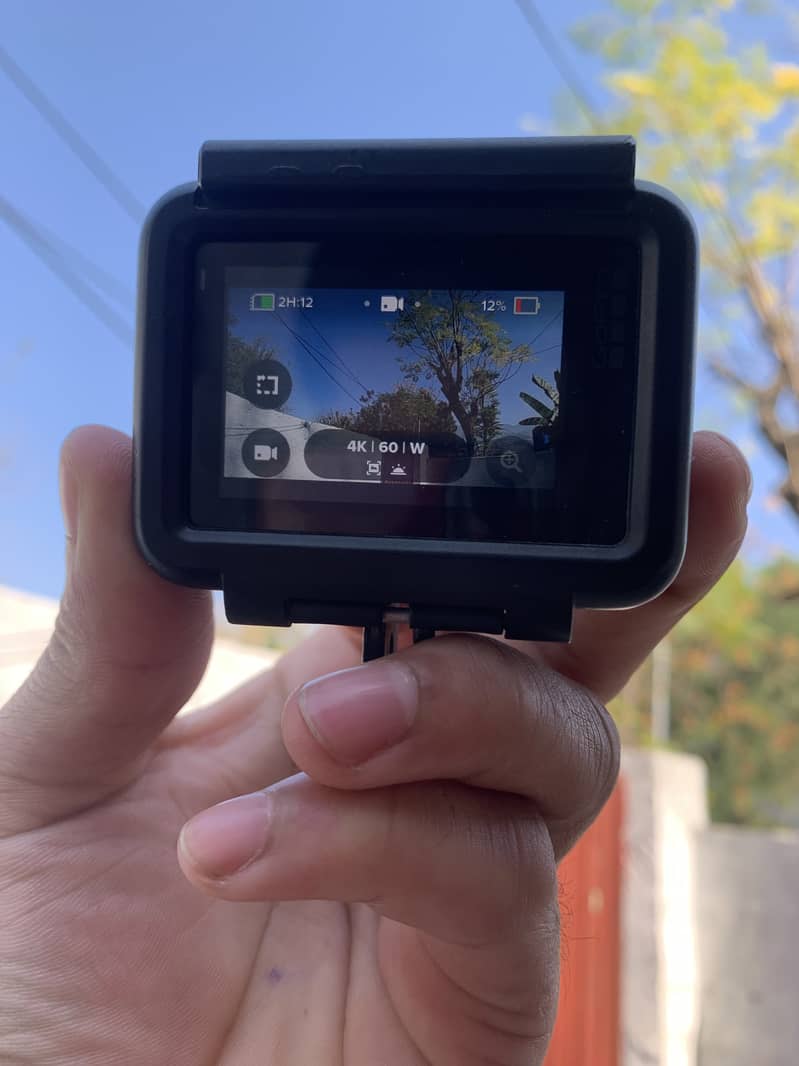 Go pro Hero 7 Black 10/10 Condition with full vlogging kit 1