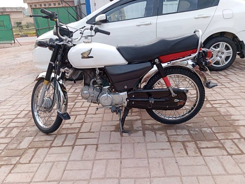 Honda CD 70 model 2022 5