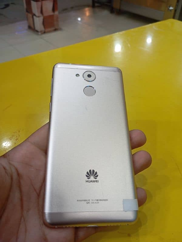 Huawei phone For Sale Condition 10/8 specifications 4/64 1