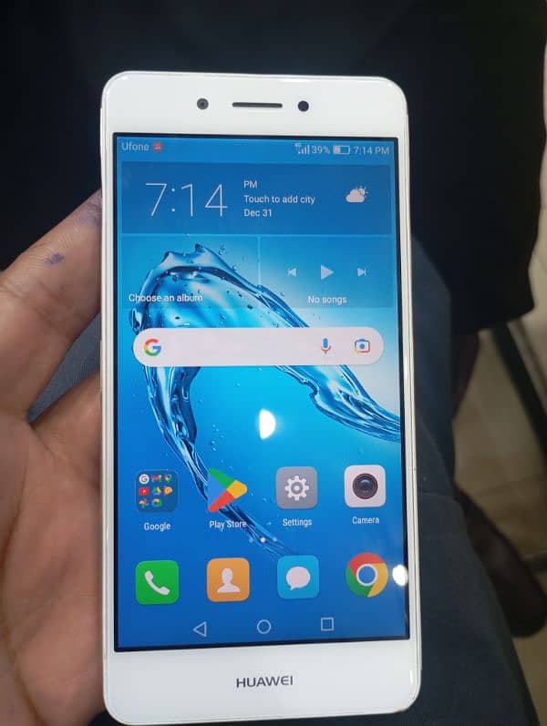 Huawei phone For Sale Condition 10/8 specifications 4/64 2