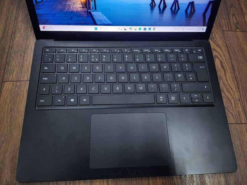 Microsoft Surface Laptop 3 7